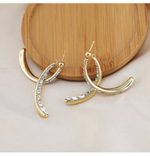 Load image into Gallery viewer, Elegant Silver or Gold Fishtail Earings