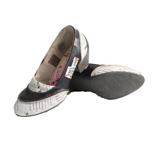 Load image into Gallery viewer, TMA EYES Black and White Newspaper-print Paneled Women&#39;s Shallow Casual Leather Low Heels
